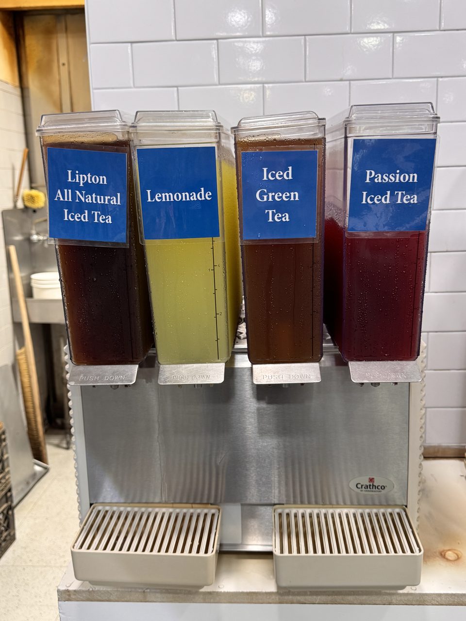 Iced tea and lemonade — Lipton, green tea, passion tea
