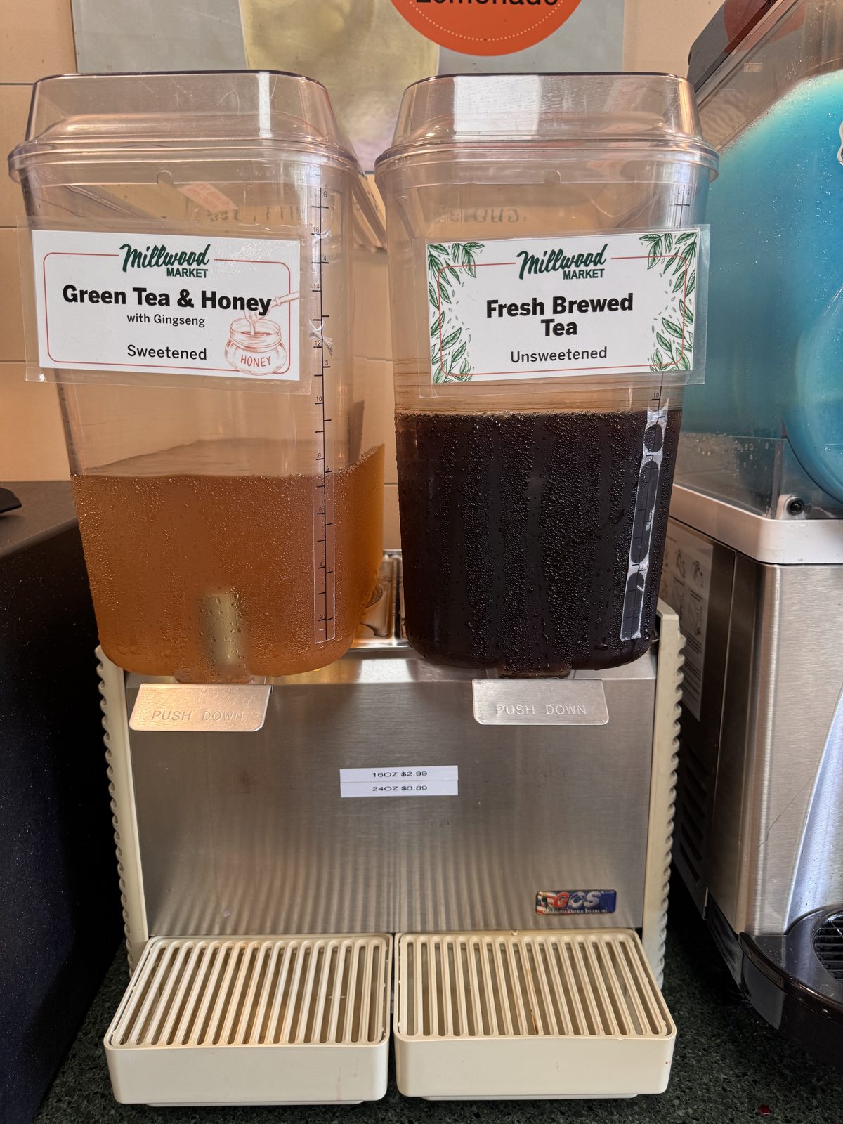 House iced tea: green tea & honey, and fresh brewed unsweetened