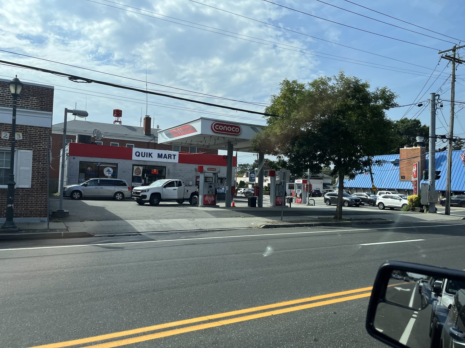 Williston Park Conoco exterior
